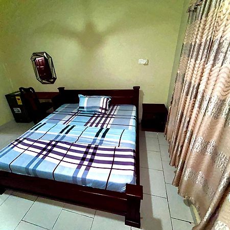 Jessie Hotel Adenta Bagian luar foto