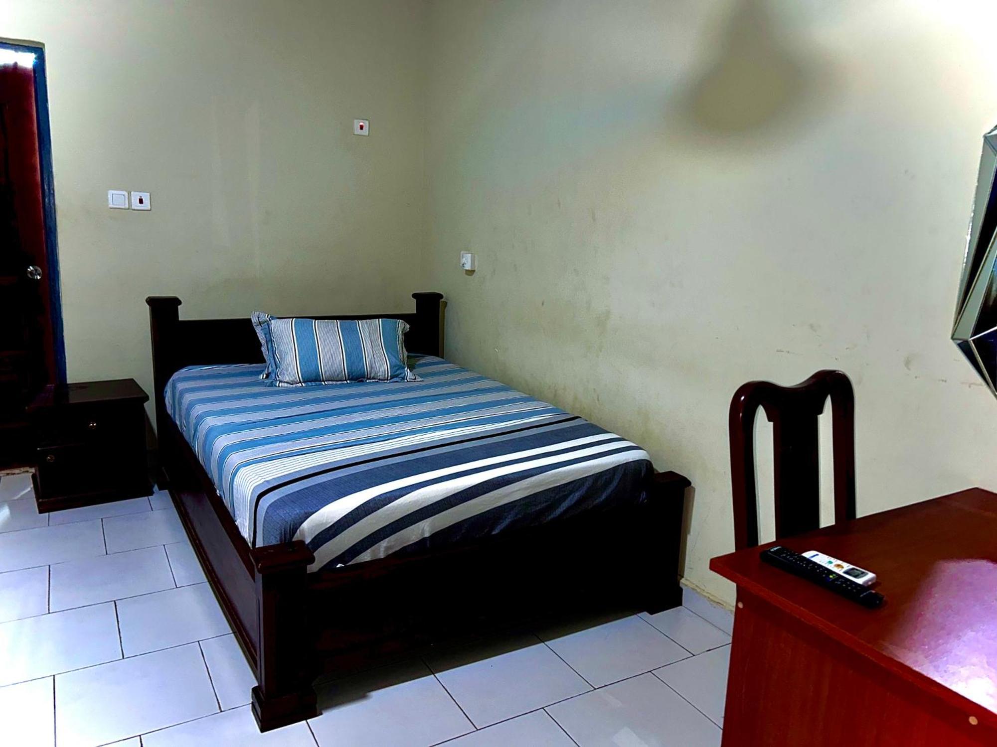 Jessie Hotel Adenta Bagian luar foto
