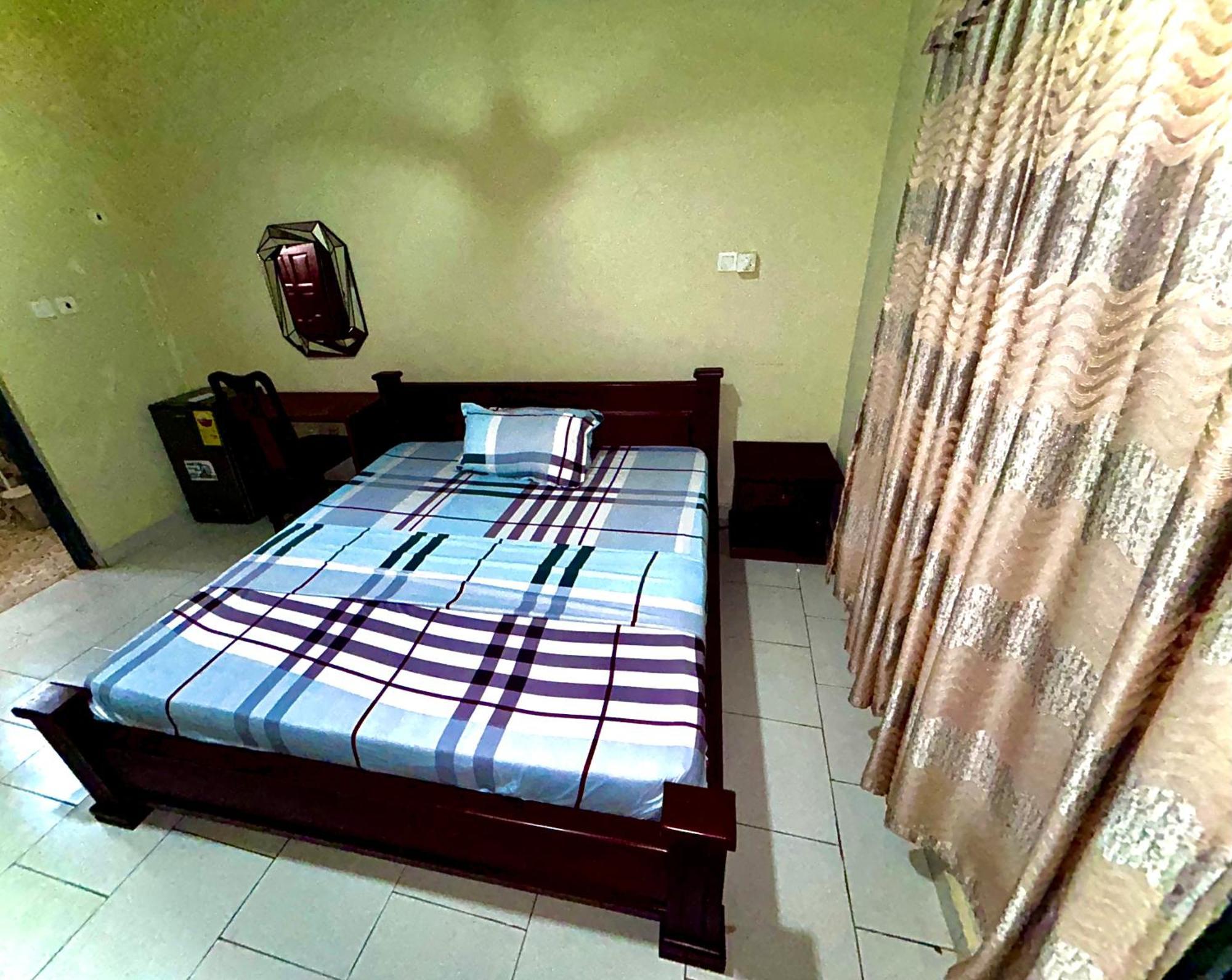 Jessie Hotel Adenta Bagian luar foto