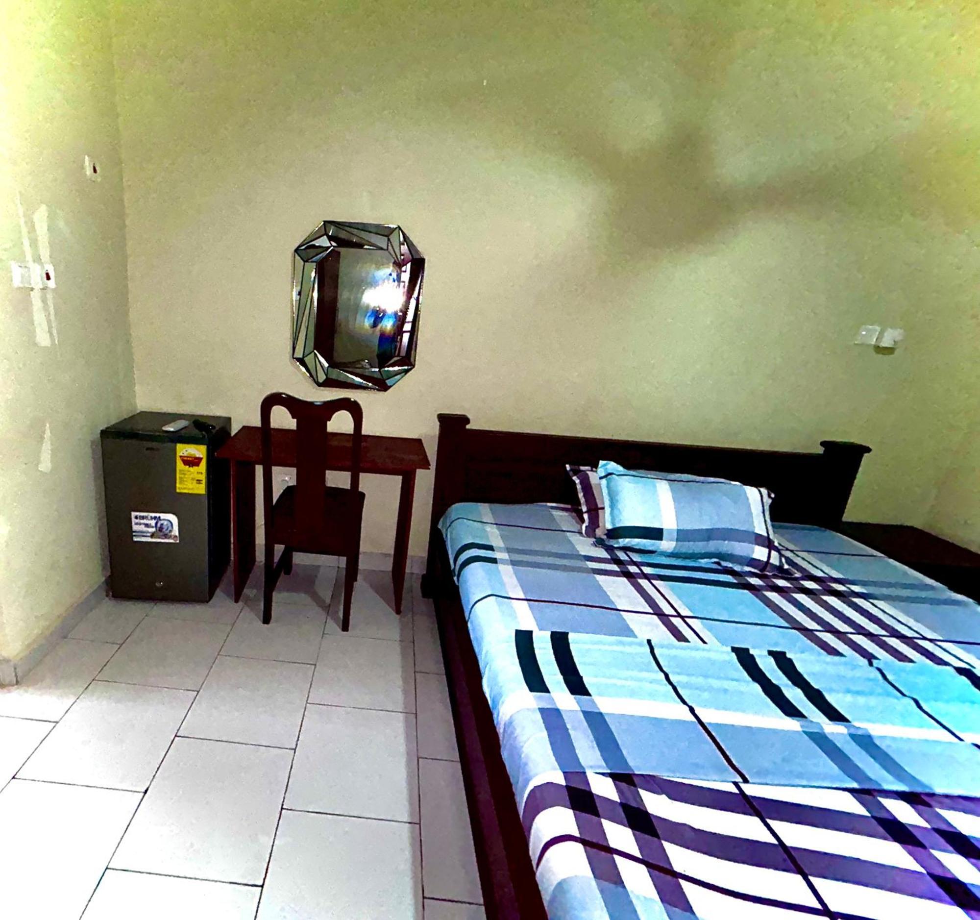 Jessie Hotel Adenta Bagian luar foto